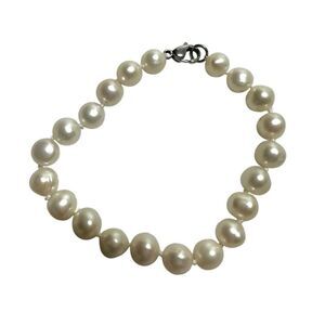Authentic pearl beaded knotted bracelet